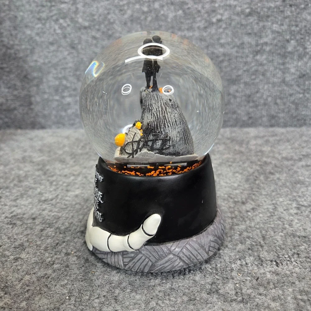 Nightmare Before Christmas THIS‎ IS HALLOWEEN Musical Snow Globe 1993 Tim Burton